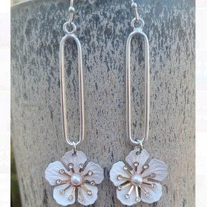 Wrightfully So Spring White Silver Flower Earrings
